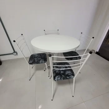 1.0 Estrutura de Mesa e Cadeira